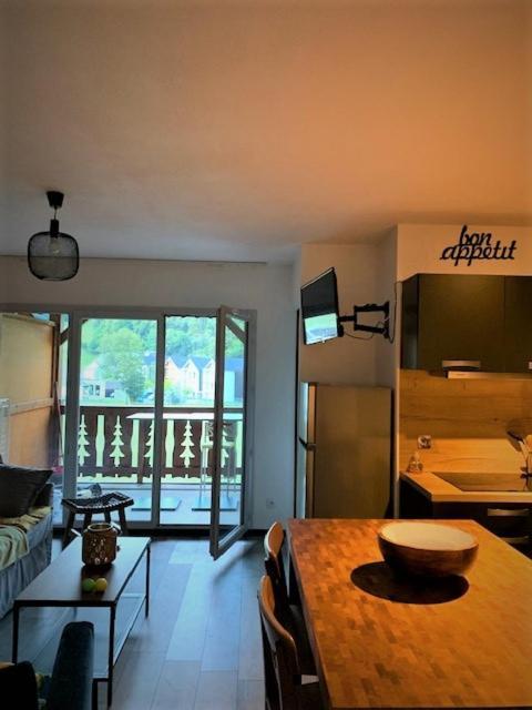 Appartement Tt Confort Au Coeur Des Montagnes Vue Sur Les Montagnes II Wifi 뤼생소베르 외부 사진